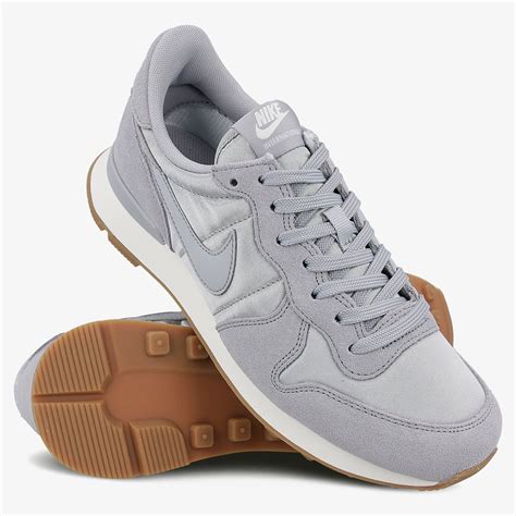 damen turnschuhe nike grau|Graue Nike Schuhe für Damen online kaufen.